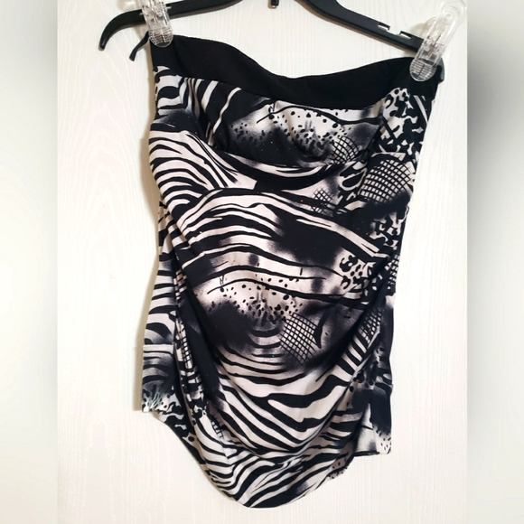 💥3/$30💥Animal Print Strapless Top - Picture 1 of 2